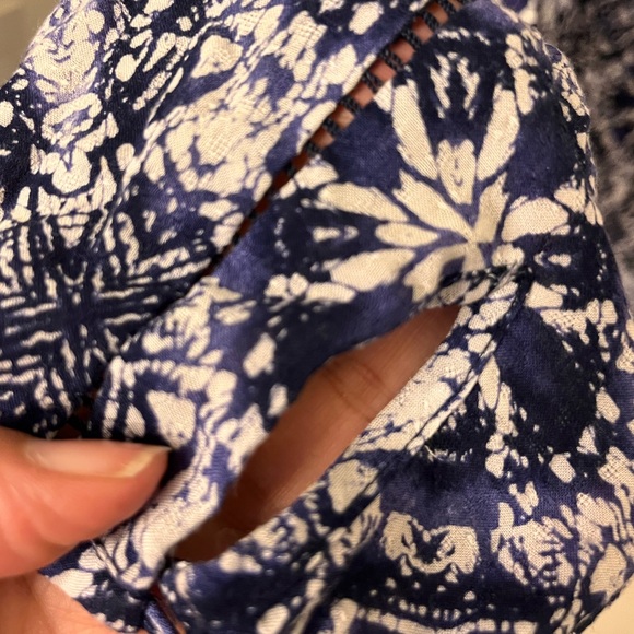 Lucky brand boho navy and white blouse - Picture 4 of 5